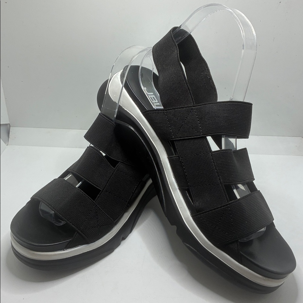 JBU WOMAMS SANDALS SIZE 8,5
LIKE NEW CONDITION / CASUAL / COMFY